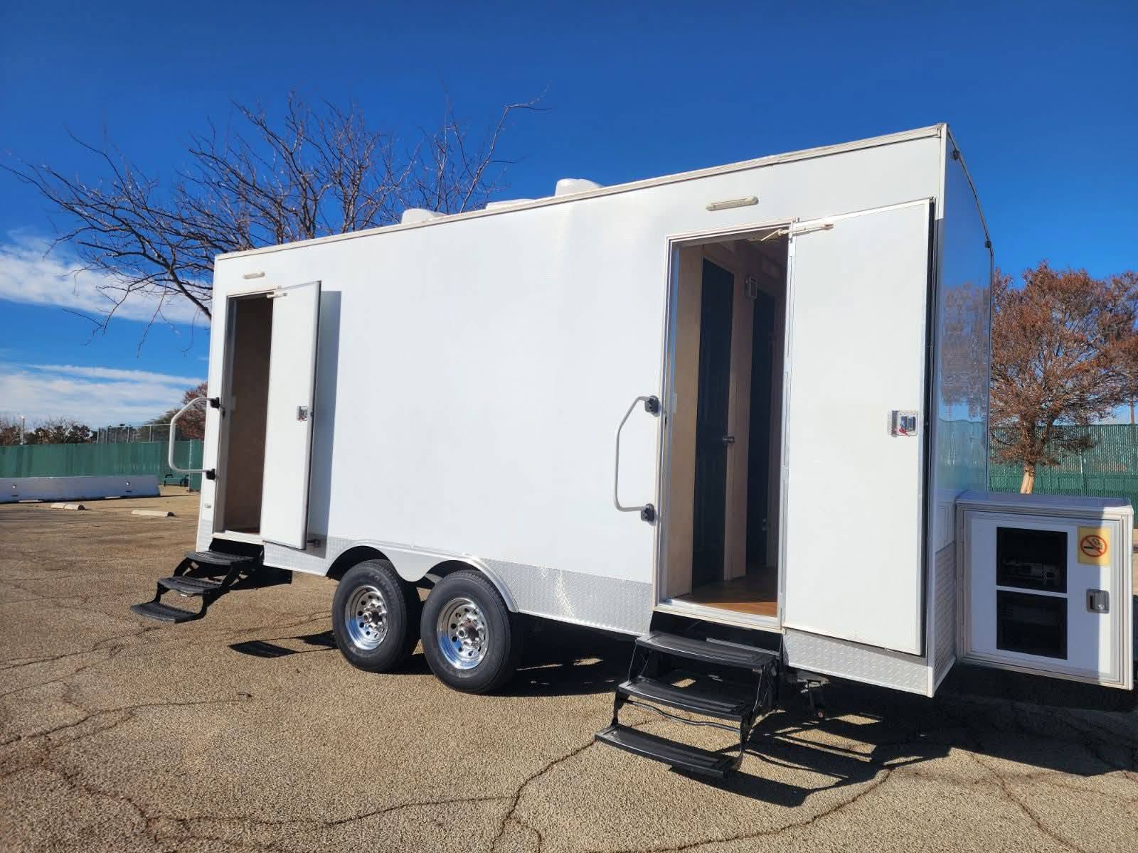 2015 6-Unit Restroom Trailer 🚨