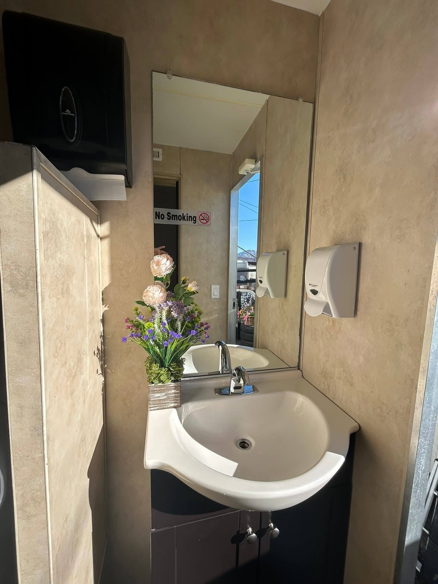2015 6-Unit Restroom Trailer 🚨 - Image 3