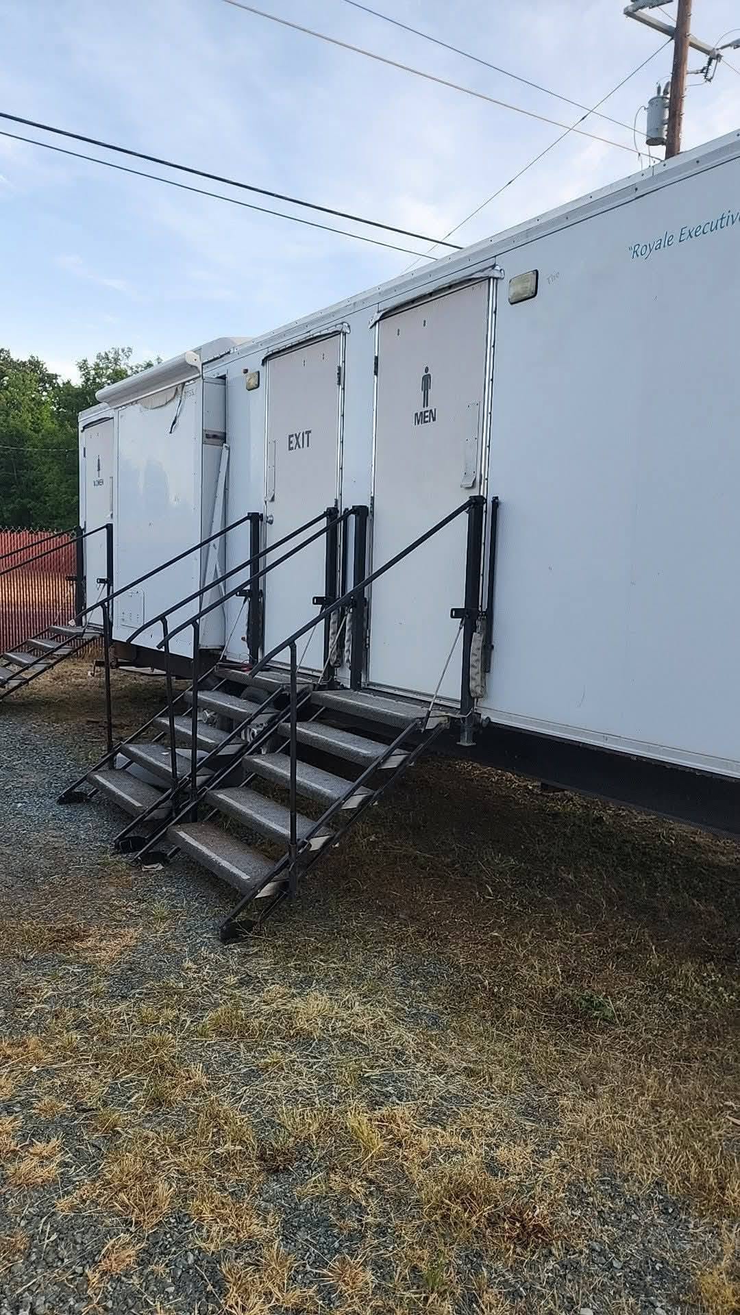 2007 30' RESTROOM TRAILER 🚨 - Image 15
