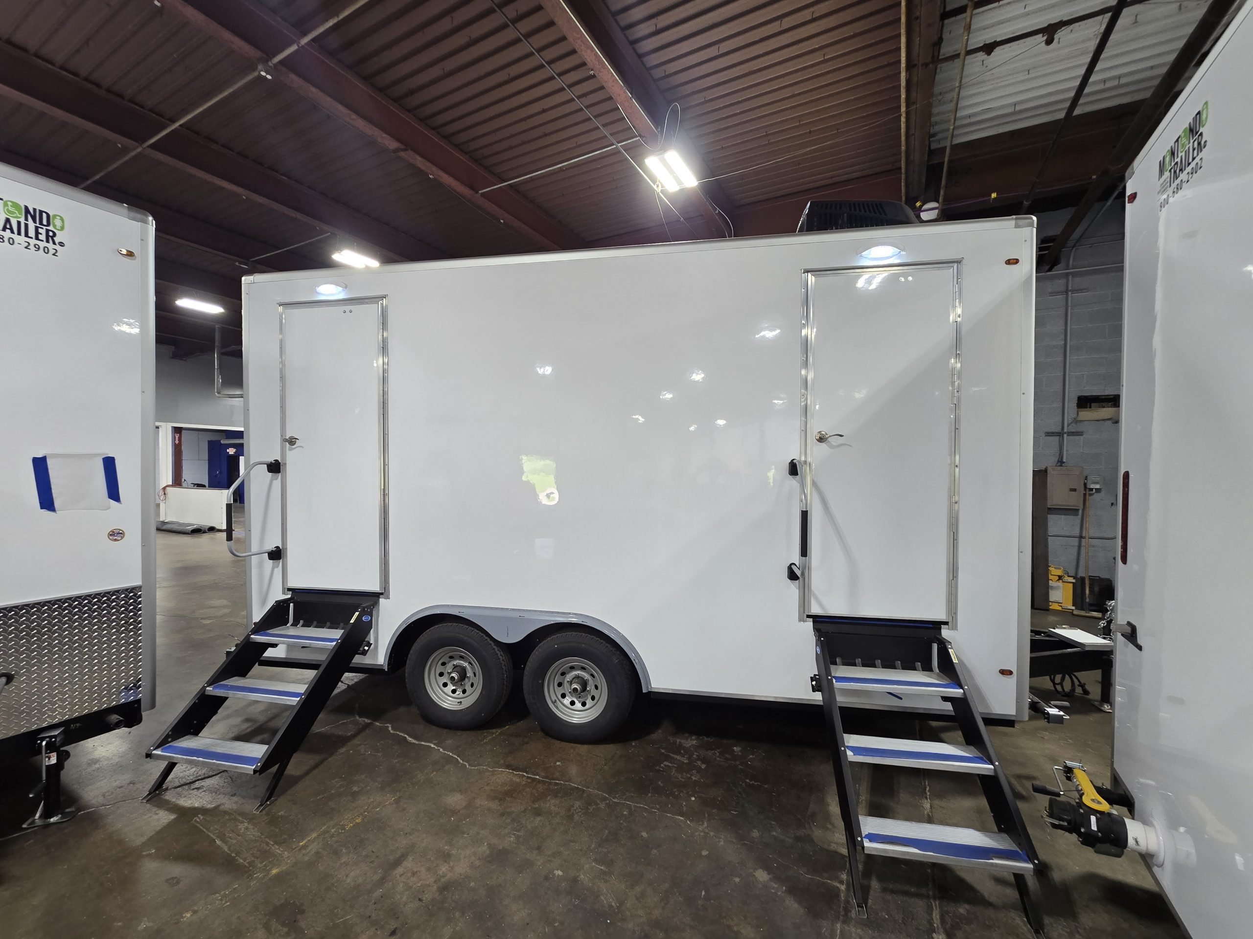 4-STATION COMMERCIAL SHOWER TRAILER - Image 2