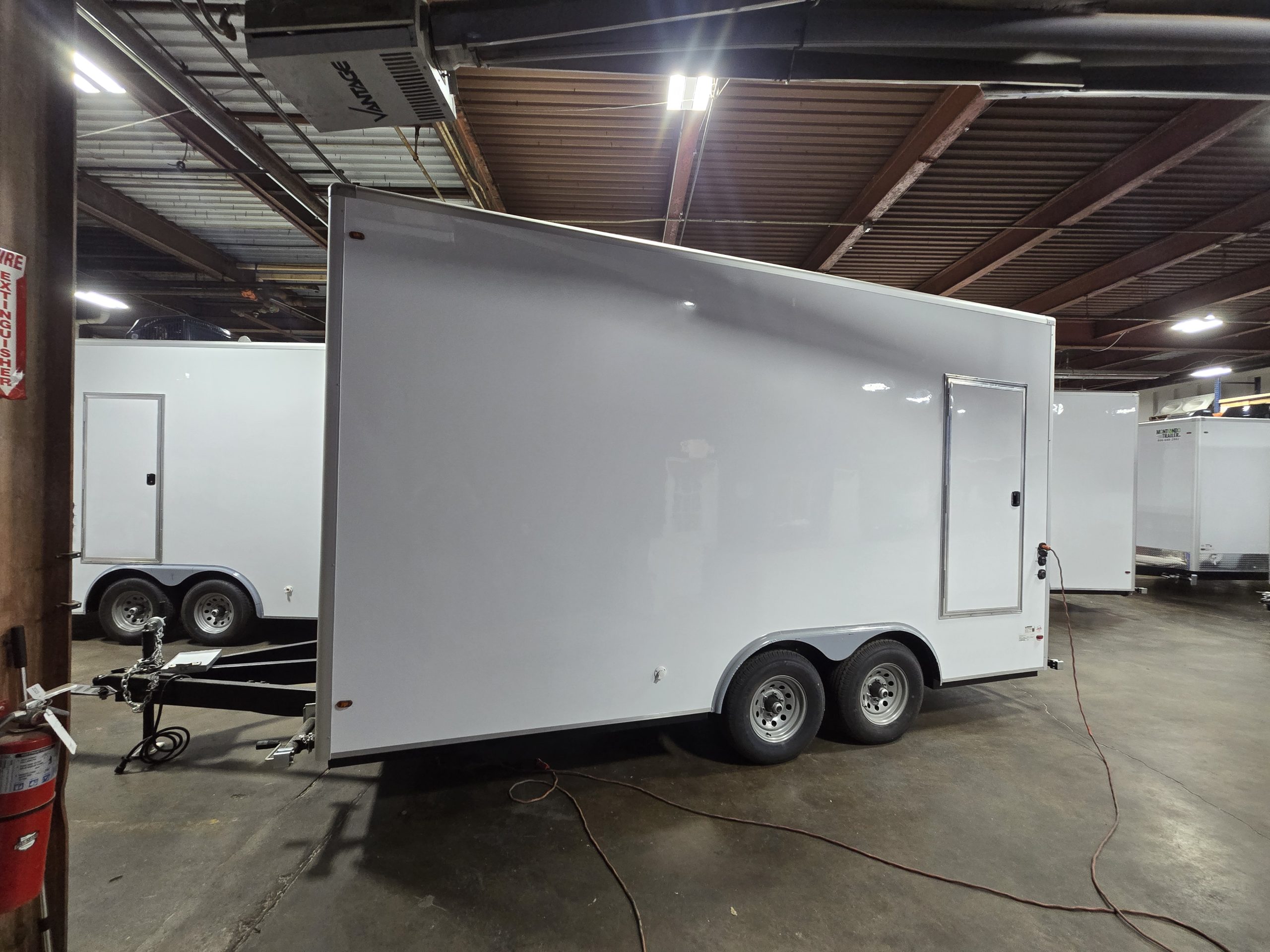 4-STATION COMMERCIAL SHOWER TRAILER - Image 3